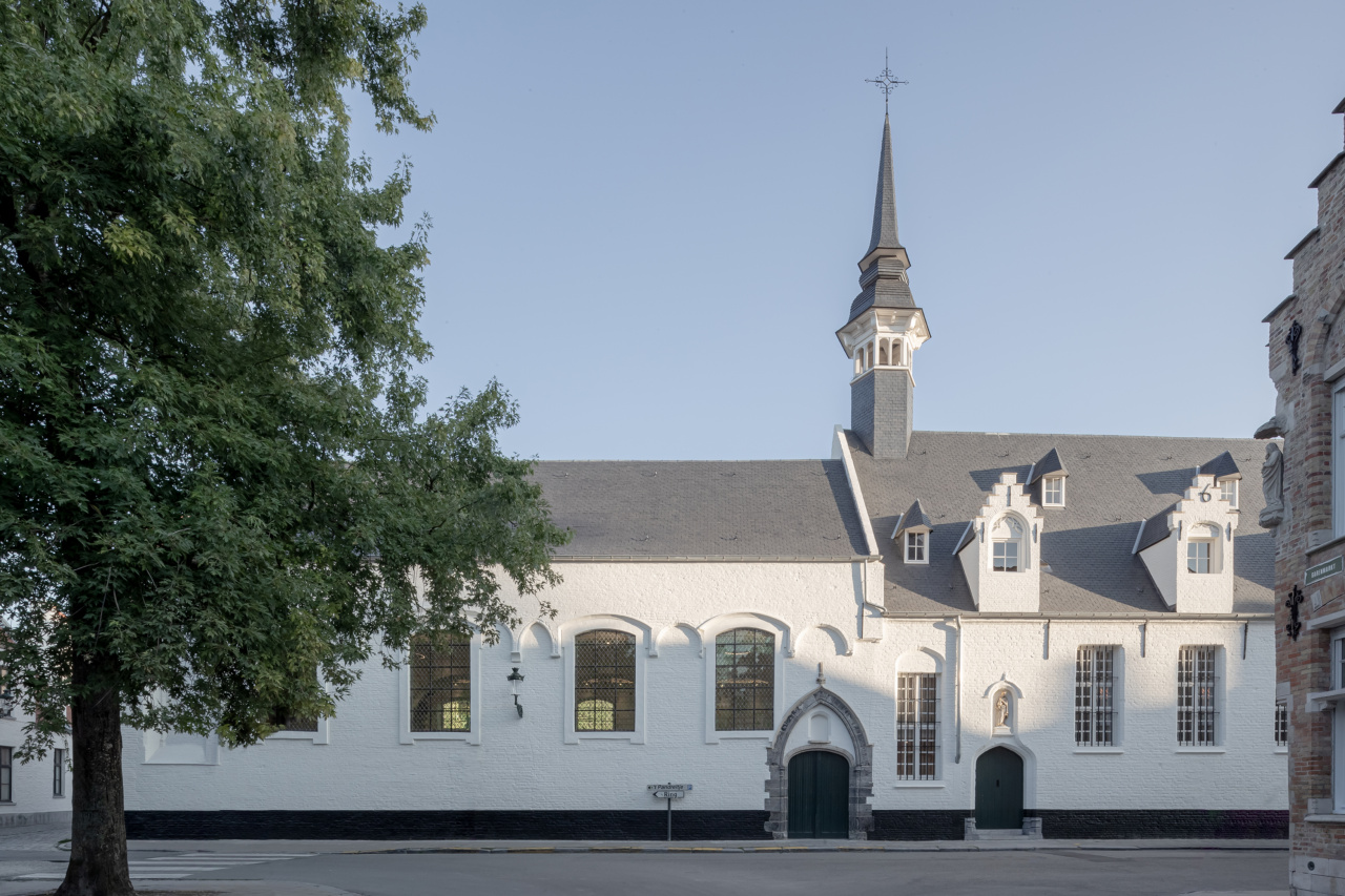Passantenhuis van Onze-Lieve-Vrouw van Nazareth - Brugge - Marvl Architects 1